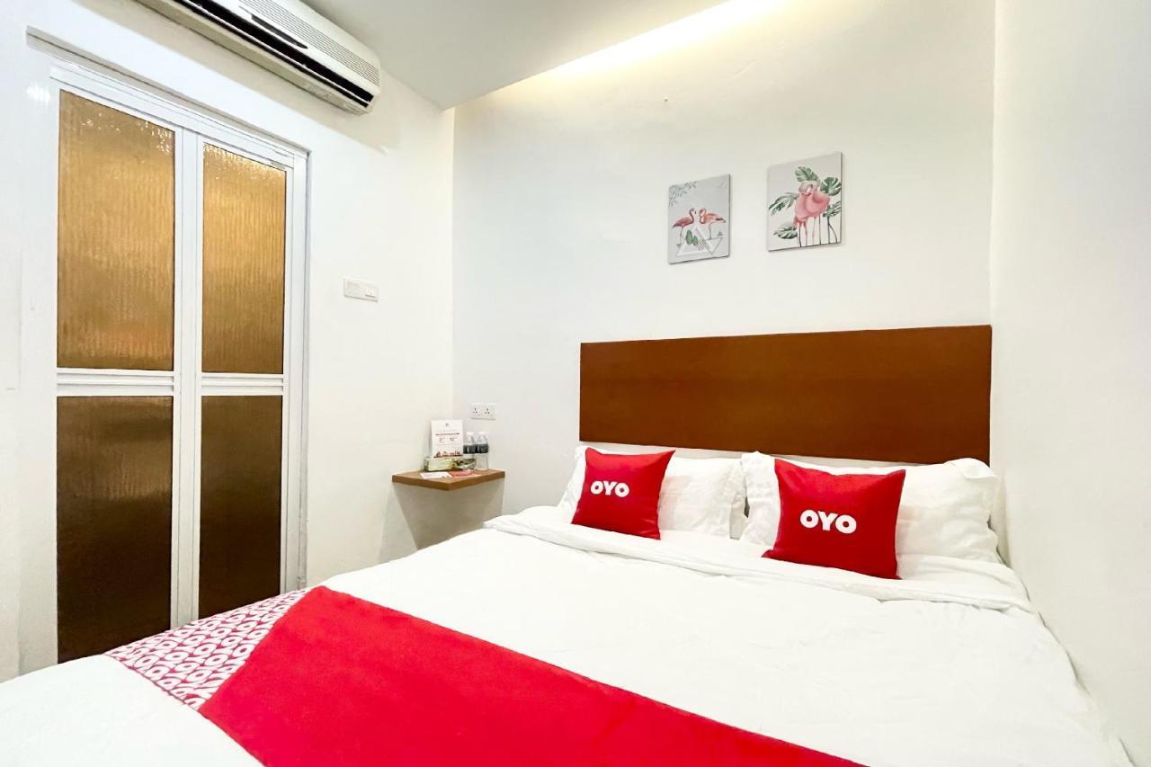 Oyo 90334 Mawlaya Hotel Bayan Lepas Exteriör bild