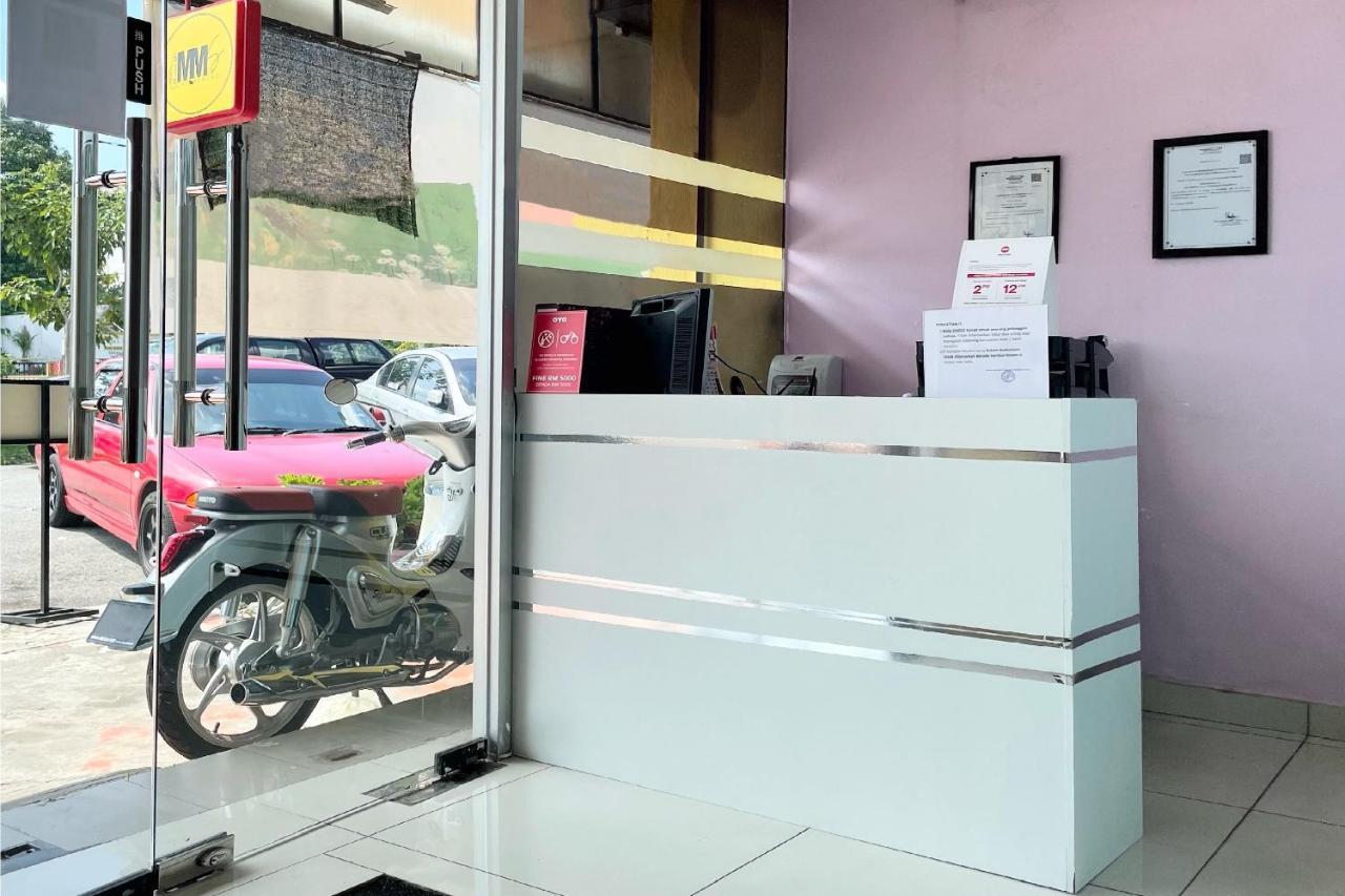 Oyo 90334 Mawlaya Hotel Bayan Lepas Exteriör bild