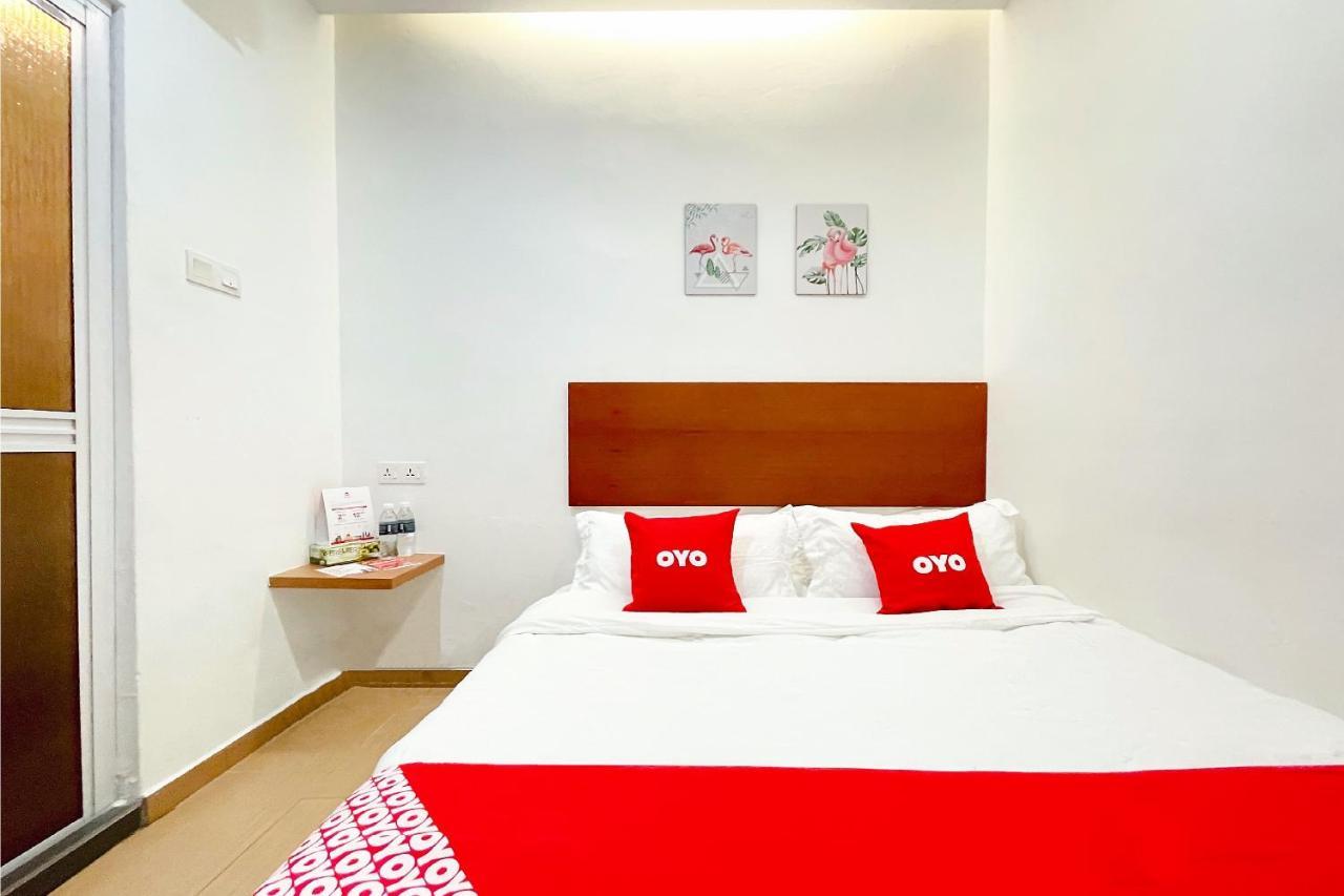 Oyo 90334 Mawlaya Hotel Bayan Lepas Exteriör bild