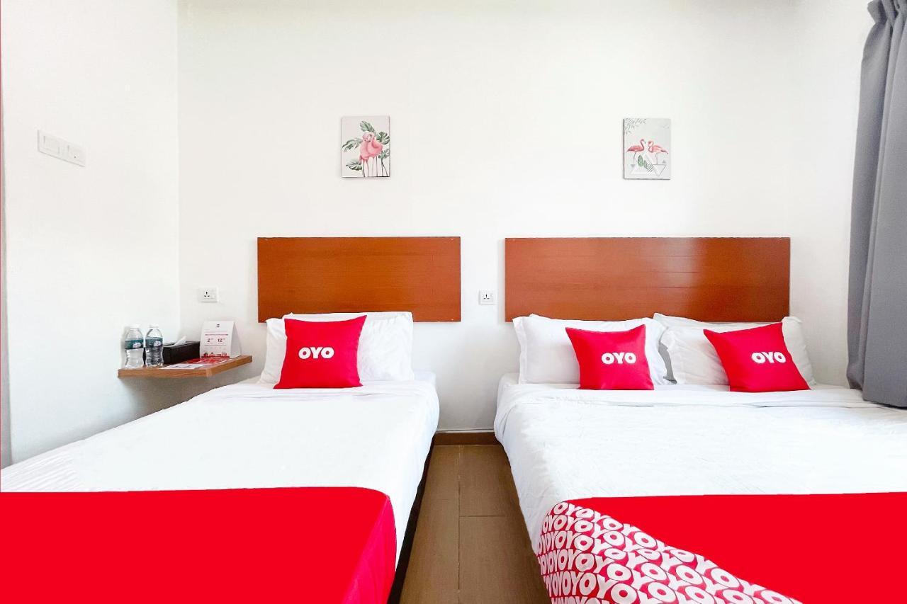 Oyo 90334 Mawlaya Hotel Bayan Lepas Exteriör bild